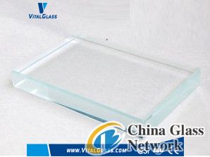 Extra clear float glass